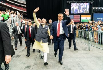 Pääministeri Modi osallistui YK:n ilmastokokoukseen New Yorkissa. Samalla matkalla hän tervehti intialaista diasporaa Howdy Modi -tapahtumassa Houstonissa. Mukana oli myös presidentti Trump. Kuva: Flickr/White House.