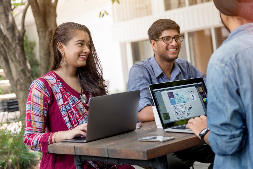 Intia kouluttaa maailman johtavia ICT-osaajia. Kuva: Shutterstock.