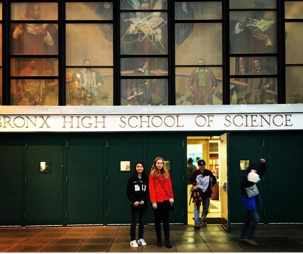 itkällisen prosessin päätteeksi parhaan kaverin kanssa samaan lukioon! Bronx Science uusien oppilaitten tervetulotilaisuus 17.3.2016.